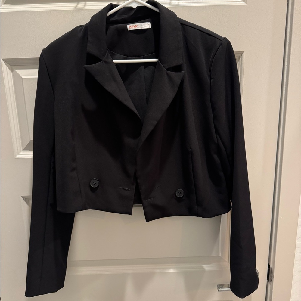 Elegant Black Cropped Blazer